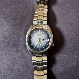 Vintage Seiko Automatic 17 Jewels 7009-8089 Blue Sunburst Dial & Original Band